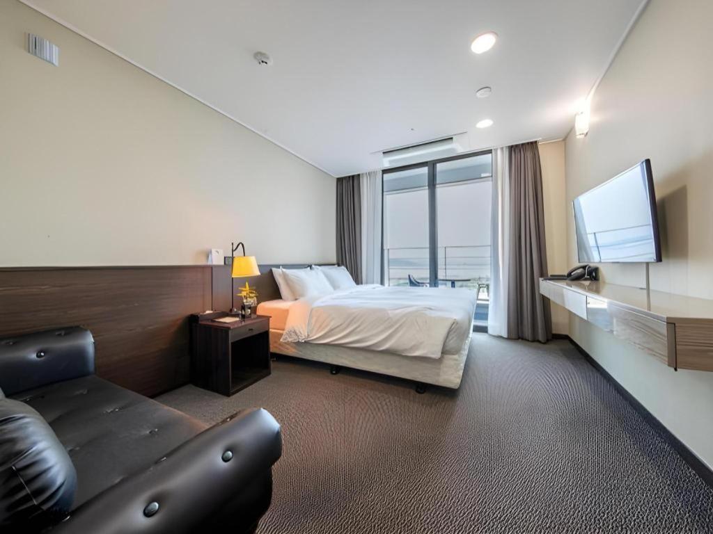 Riviera Incheon Airport Hotel Esterno foto