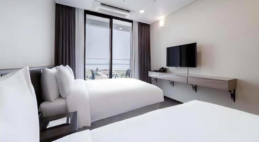 Riviera Incheon Airport Hotel Esterno foto