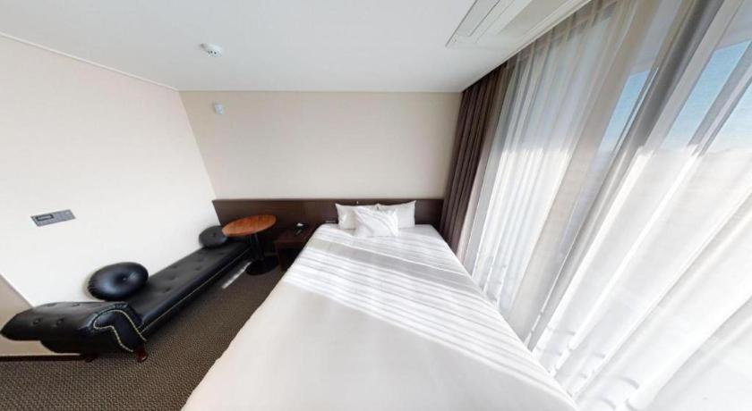 Riviera Incheon Airport Hotel Esterno foto